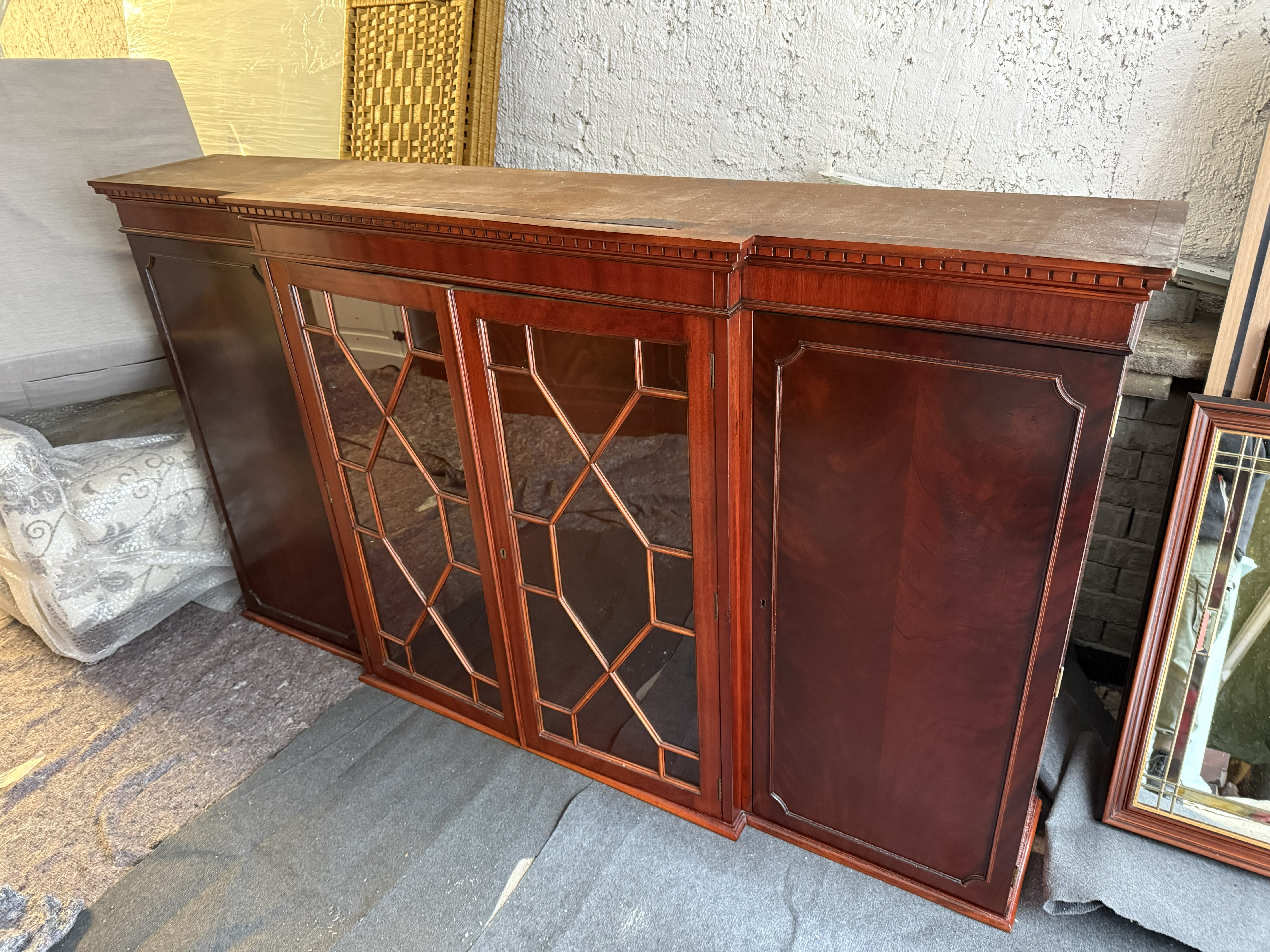 Umzug, Lagerung, Designer Schrank, Umzugsservice, Einlagerung, Möbeltransport 